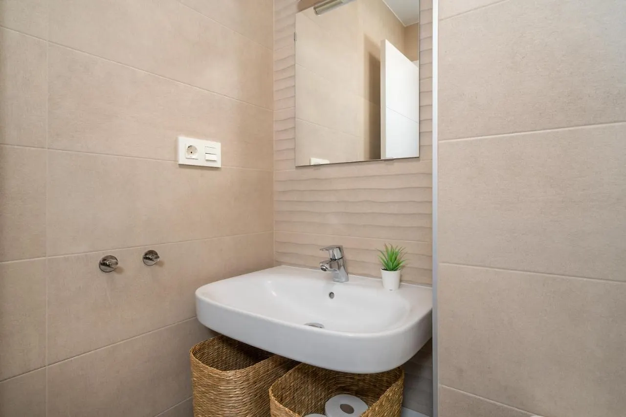 Central Family Accomodation In Fuengirola By Costarentals - Ref 111 0*,